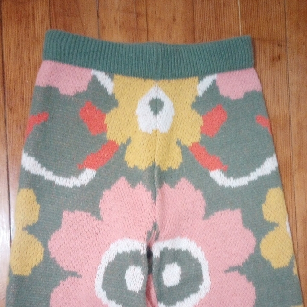 NWOT Sweater Knit Pants - Graphic Floral Print - Picture 5 of 14